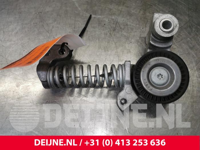 Drivremspännare från en Volvo V60 II (ZW) 2.0 D4 16V 2019