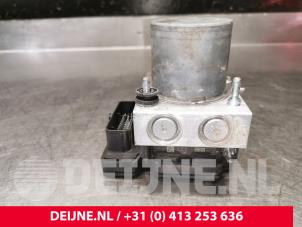 Begagnade ABS-pump Mercedes Sprinter 3,5t (906.63) 319 CDI,BlueTEC V6 24V Pris € 242,00 Inklusive moms erbjuds av van Deijne Onderdelen Uden B.V.