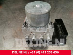 Gebruikte ABS Pomp Volvo V60 II (ZW) 2.0 D4 16V Prijs € 450,00 Margeregeling aangeboden door van Deijne Onderdelen Uden B.V.