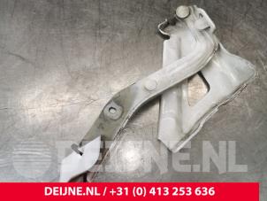 Capot moteur Fiat Fiorino Qubo Citroën Nemo Peugeot Bipper REF 5178939 Capot moteur Fiat Fiorino Qubo Citroën Nemo Peugeot Bipper REF 5178939