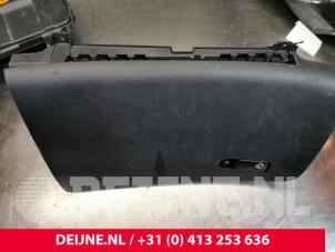 Gebruikte Dashboardkastje Mercedes Vito Tourer (447.7) 2.2 114 CDI 16V Prijs € 48,40 Inclusief btw aangeboden door van Deijne Onderdelen Uden B.V.