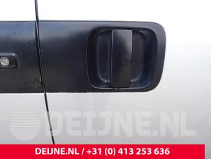 Gebruikte Schuifdeurgreep links Hyundai H-300 2.5 CRDi Prijs € 42,35 Inclusief btw aangeboden door van Deijne Onderdelen Uden B.V.