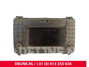 Begagnade Kontrollenhet, multimediadisplay Mercedes Sprinter 3,5t (906.63) 316 CDI 16V Pris € 302,50 Inklusive moms erbjuds av van Deijne Onderdelen Uden B.V.