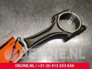 Używane Korbowód Fiat Ducato Cena € 60,50 Z VAT oferowane przez van Deijne Onderdelen Uden B.V.