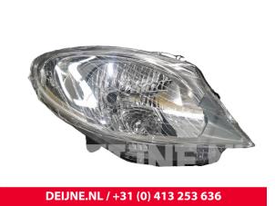 Nowe Reflektor prawy Mercedes Citan Cena € 94,38 Z VAT oferowane przez van Deijne Onderdelen Uden B.V.