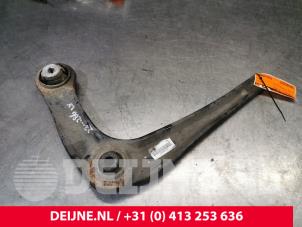 Gebruikte Draagarm onder links-voor Opel Vivaro 1.5 CDTI 102 Prijs € 66,55 Inclusief btw aangeboden door van Deijne Onderdelen Uden B.V.