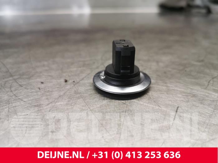 Start/stopp-brytare från en Mercedes-Benz C Estate (S205) C-200 2.0 CGI 16V 2015