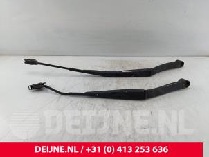 Begagnade Svängarmsats vindrutetorkare Hyundai H-300 2.5 CRDi Pris € 48,40 Inklusive moms erbjuds av van Deijne Onderdelen Uden B.V.