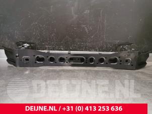 Nya Främre stötfångarram Ford Transit Connect Pris € 133,10 Inklusive moms erbjuds av van Deijne Onderdelen Uden B.V.