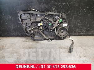 Gebruikte Ruitmechaniek 4Deurs links-voor Volvo V60 I (FW/GW) 2.4 D6 20V Plug-in Hybrid AWD Prijs € 75,00 Margeregeling aangeboden door van Deijne Onderdelen Uden B.V.