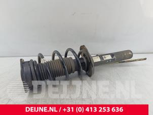 Używane Amortyzator lewy przód Volkswagen Caddy Cargo V (SBA/SBH) 2.0 TDI BlueMotionTechnology Cena € 114,95 Z VAT oferowane przez van Deijne Onderdelen Uden B.V.