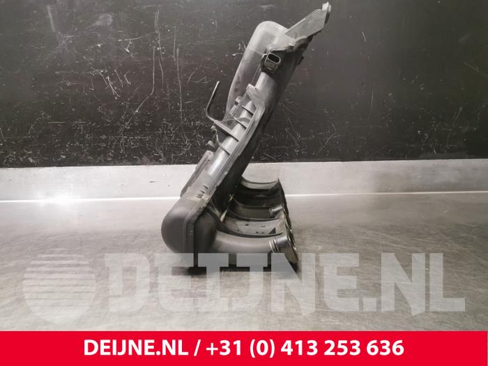 Insugsrör från en Volvo XC90 I 3.2 24V 2007