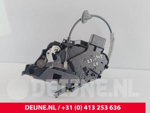 Gebruikte Deurslot Mechaniek 4Deurs links-voor Volvo V70 (BW) 2.0 D3 20V Prijs € 70,00 Margeregeling aangeboden door van Deijne Onderdelen Uden B.V.