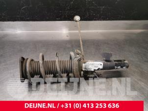 Gebruikte Mac Phersonpoot rechts-voor Volvo V40 (MV) 2.0 D3 20V Prijs € 75,00 Margeregeling aangeboden door van Deijne Onderdelen Uden B.V.