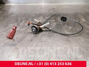 Gebruikte Adblue injector Volkswagen Transporter T6 2.0 TDI 150 Prijs € 60,50 Inclusief btw aangeboden door van Deijne Onderdelen Uden B.V.