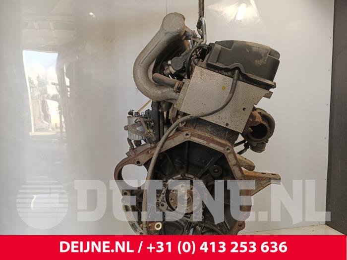 Motor från en Mercedes-Benz Sprinter 4/5t (904/905) 416 CDI 20V 2001