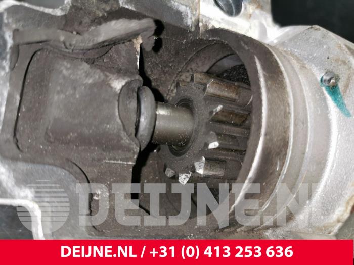 Startmotor van een Ford Transit Custom 2.0 TDCi 16V Eco Blue 130 2018