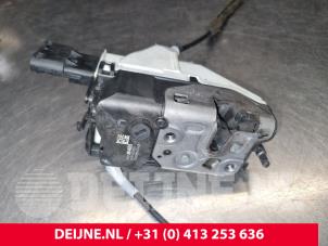 Begagnade Dörrlåsmekanism, 2-dörrars, höger Citroen Berlingo 1.6 Hdi 90 Phase 2 Pris € 42,35 Inklusive moms erbjuds av van Deijne Onderdelen Uden B.V.