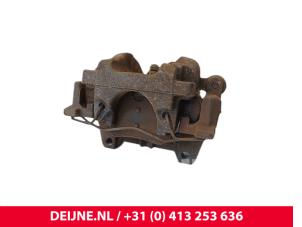 Gebruikte Remklauw (Tang) rechts-achter Volvo XC60 II (UZ) 2.0 T8 16V Hybrid AWD Prijs € 75,00 Margeregeling aangeboden door van Deijne Onderdelen Uden B.V.