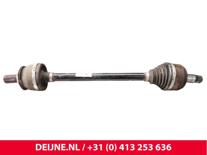 Drivaxel, vänster bak från en Volvo XC90 II 2.0 T8 16V Twin Engine AWD 2017