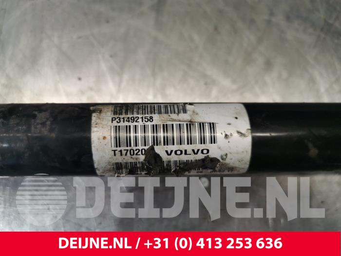 Drivaxel, höger bak från en Volvo XC90 II 2.0 T8 16V Twin Engine AWD 2017