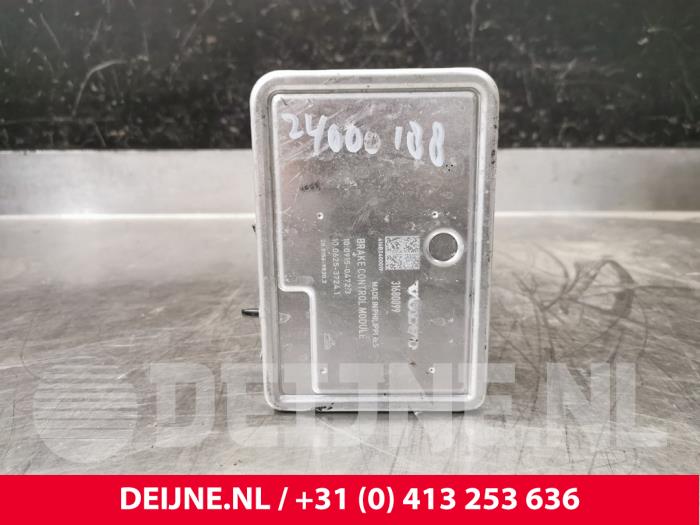 ABS-pump från en Volvo XC90 II 2.0 T8 16V Twin Engine AWD 2017