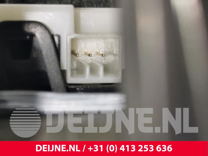 Innerbelysning, fram från en Volvo XC90 II 2.0 T8 16V Twin Engine AWD 2017