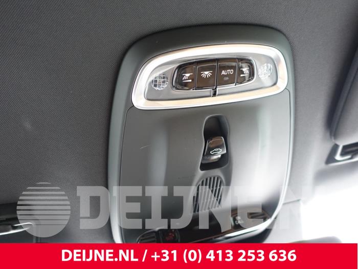 Innerbelysning, fram från en Volvo XC90 II 2.0 T8 16V Twin Engine AWD 2017