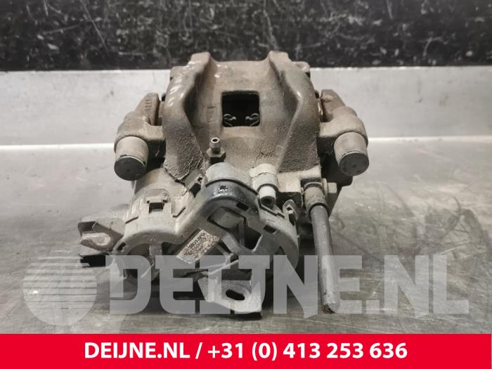 Bakre bromsok, höger från en Volvo XC90 II 2.0 T8 16V Twin Engine AWD 2017