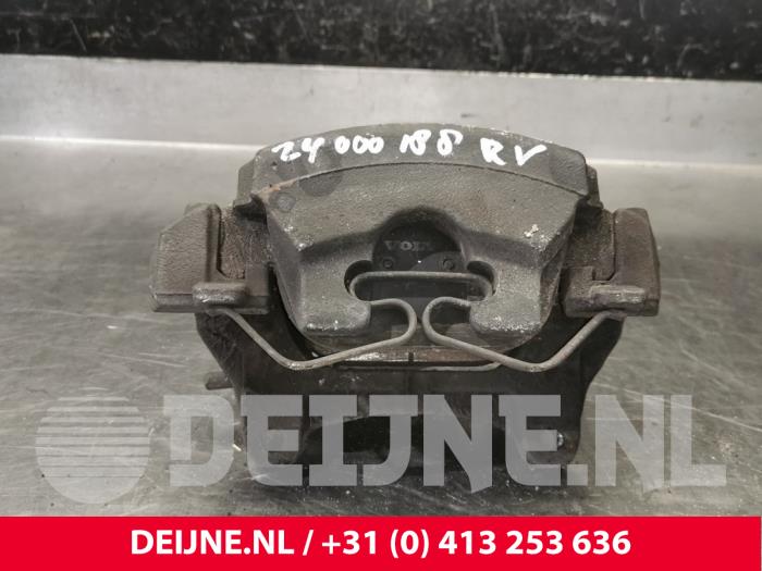 Främre bromsok, höger från en Volvo XC90 II 2.0 T8 16V Twin Engine AWD 2017