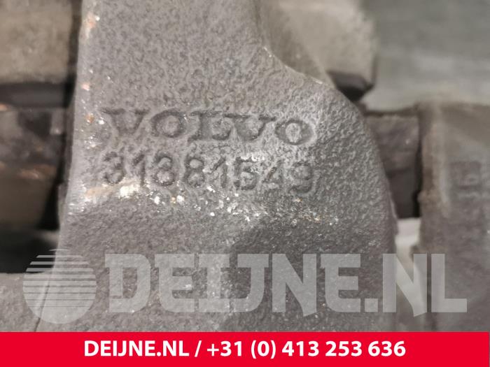 Främre bromsok, höger från en Volvo XC90 II 2.0 T8 16V Twin Engine AWD 2017