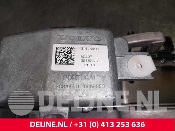 Rattstångshölje från en Volvo XC90 II 2.0 T8 16V Twin Engine AWD 2017