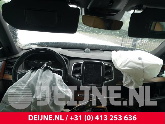 Ratt från en Volvo XC90 II 2.0 T8 16V Twin Engine AWD 2017