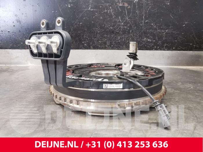 Dynamo från en Volvo XC90 II 2.0 T8 16V Twin Engine AWD 2017