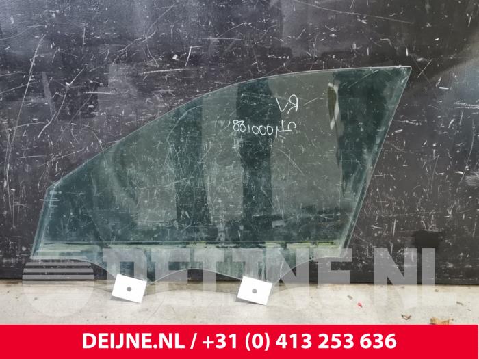 Dörrfönster, 4-dörrars, höger fram från en Volvo XC90 II 2.0 T8 16V Twin Engine AWD 2017