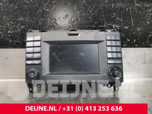 Begagnade Kontrollenhet, multimediadisplay Mercedes Sprinter 3,5t (906.63) 313 CDI 16V Pris € 302,50 Inklusive moms erbjuds av van Deijne Onderdelen Uden B.V.