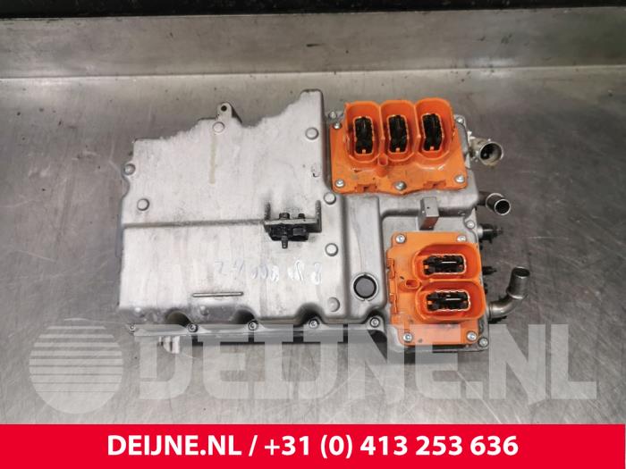 Inverterare (hybrid) från en Volvo XC90 II 2.0 T8 16V Twin Engine AWD 2017