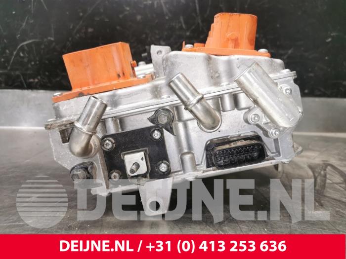 Inverterare (hybrid) från en Volvo XC90 II 2.0 T8 16V Twin Engine AWD 2017