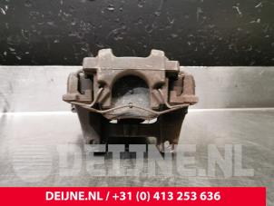 Gebruikte Remklauw (Tang) rechts-achter Volvo XC90 II 2.0 T8 16V Twin Engine AWD Prijs € 175,00 Margeregeling aangeboden door van Deijne Onderdelen Uden B.V.