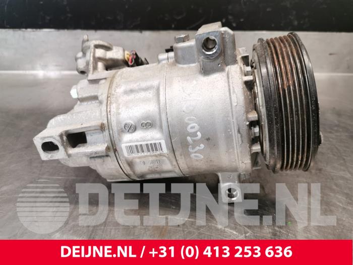 Aircopomp van een Volvo XC40 (XZ) 1.5 T2 12V 2020