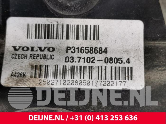 Vakuumpump (bensin) från en Volvo XC90 II 2.0 T8 16V Twin Engine AWD 2017