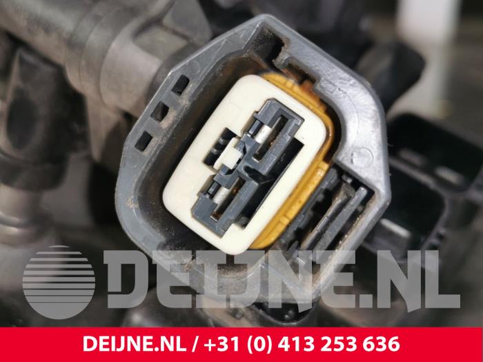 Vakuumpump (bensin) från en Volvo XC90 II 2.0 T8 16V Twin Engine AWD 2017