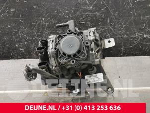 Gebruikte Vacuumpomp (Benzine) Volvo XC90 II 2.0 T8 16V Twin Engine AWD Prijs € 250,00 Margeregeling aangeboden door van Deijne Onderdelen Uden B.V.