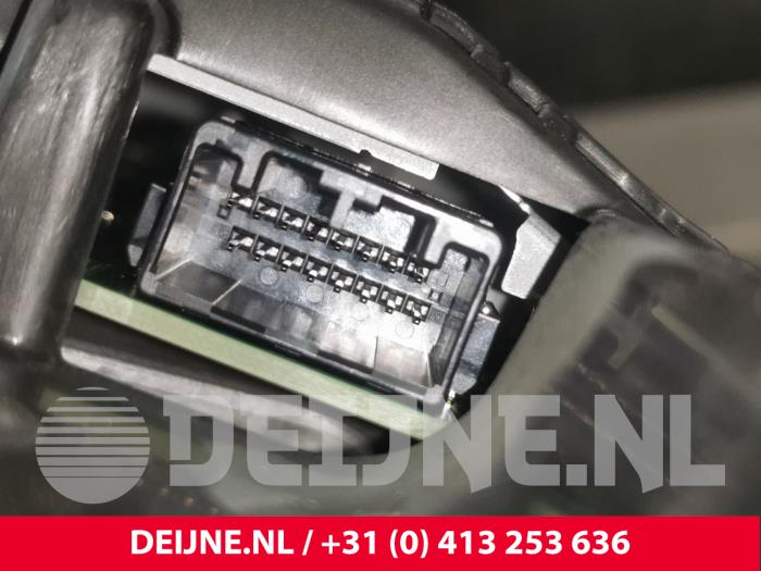 Vägmätare KM från en Volvo XC90 II 2.0 T8 16V Twin Engine AWD 2017