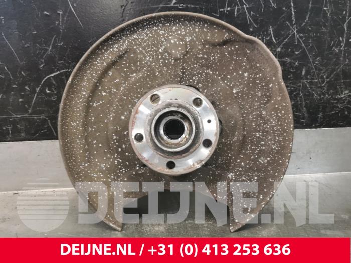 Spindel, höger bak från en Volvo XC90 II 2.0 T8 16V Twin Engine AWD 2017