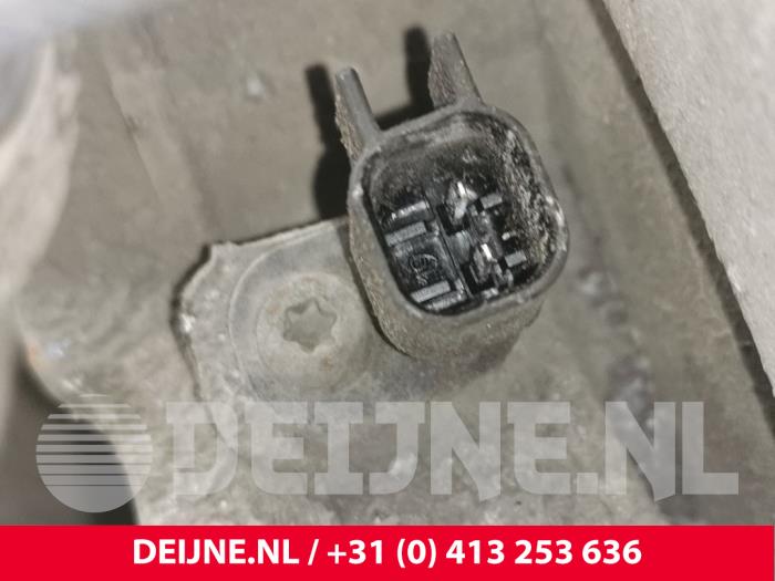 Spindel, höger bak från en Volvo XC90 II 2.0 T8 16V Twin Engine AWD 2017