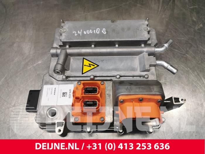 DC/CD-omvandlare från en Volvo XC90 II 2.0 T8 16V Twin Engine AWD 2017