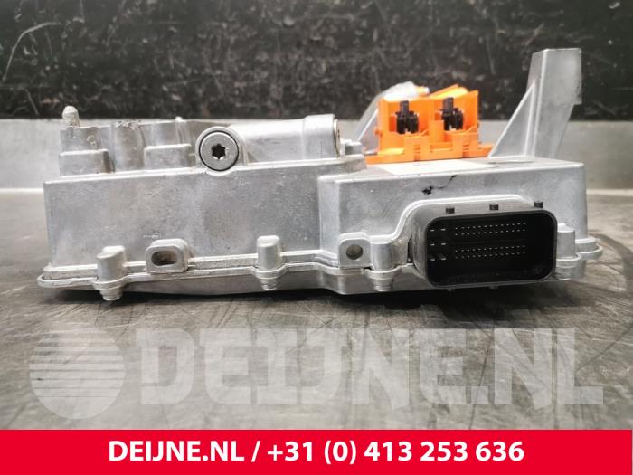 DC/CD-omvandlare från en Volvo XC90 II 2.0 T8 16V Twin Engine AWD 2017