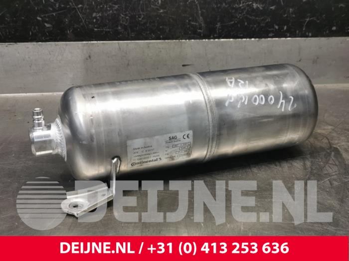 Lufttank från en Volvo XC90 II 2.0 T8 16V Twin Engine AWD 2017