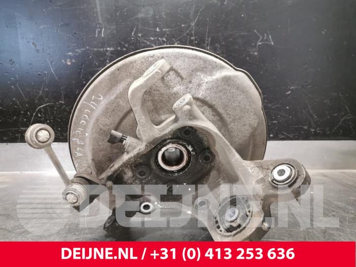 Spindel, vänster bak från en Volvo XC90 II 2.0 T8 16V Twin Engine AWD 2017